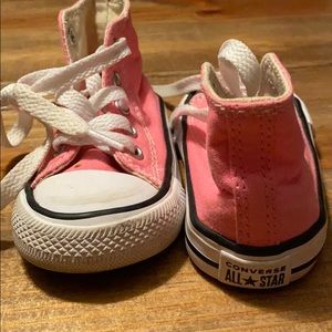 Converse pink baby shoes